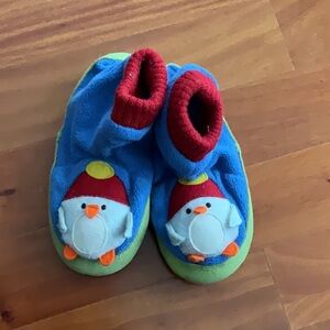 Hanna Anderson soft penguin slippers kids size 11/12 leather bottoms booties